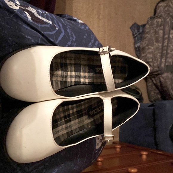 Mary Jane heels - Picture 2 of 4